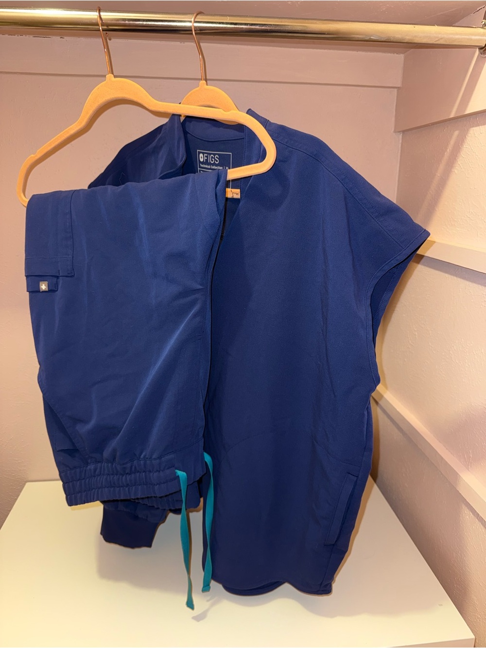 FIGS Sapphire Blue High Waisted Uman Relaxed joggers (XXLT) and Rafaela Top (XL)